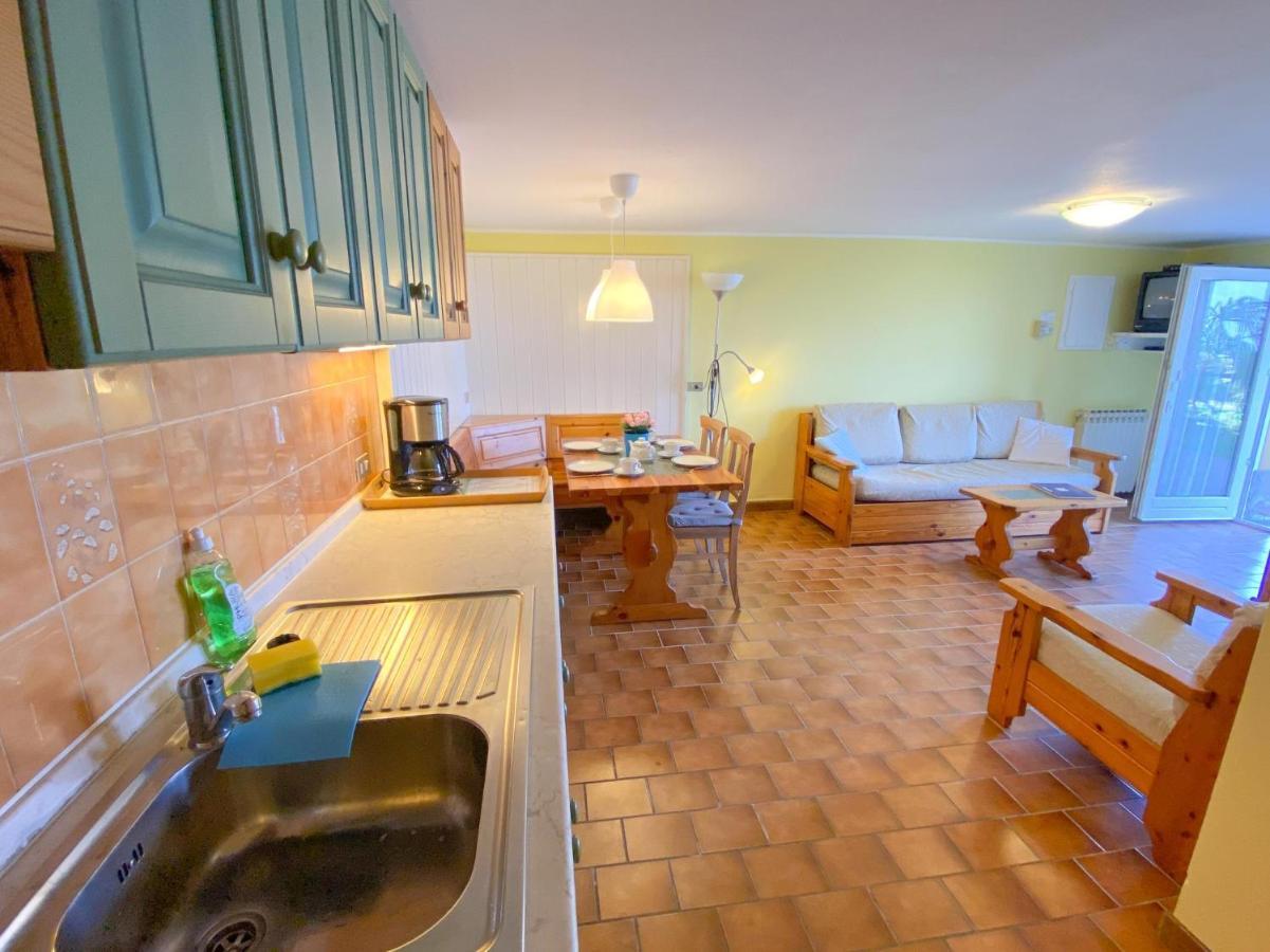 Bellavista A Garten Appartement Mit Pool 콜리코 외부 사진