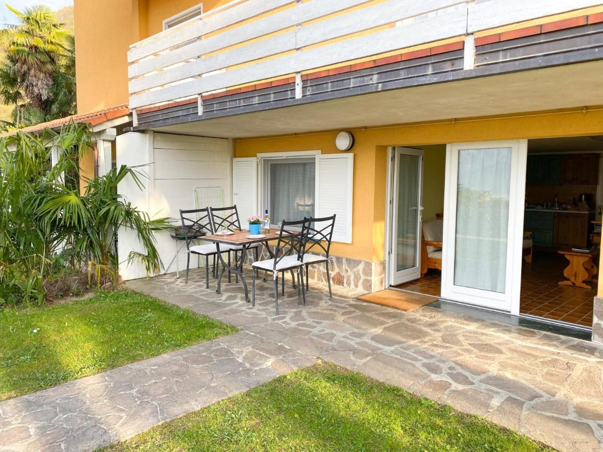 Bellavista A Garten Appartement Mit Pool 콜리코 외부 사진
